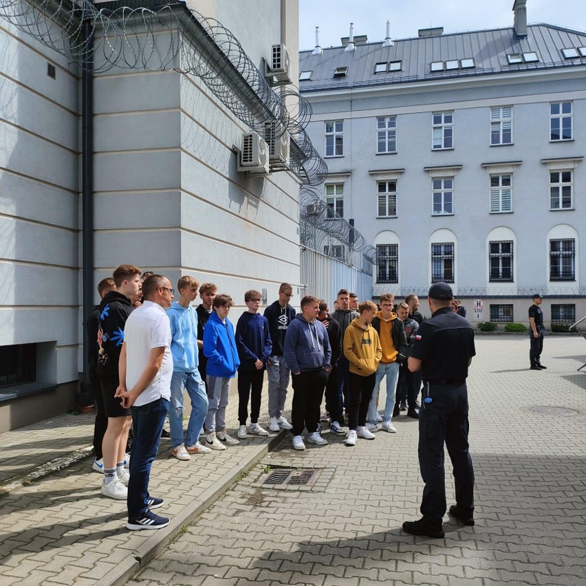 W jednostkach podległych Okręgowemu Inspektoratowi Służby...