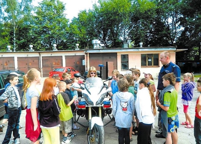 Hajnowska policja zaprosiła do siebie dzieci.