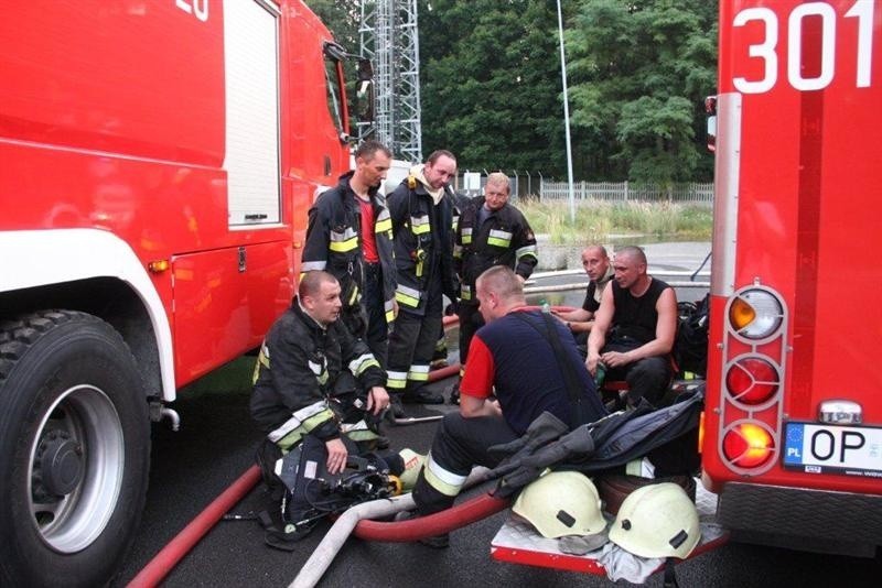 Pozar NiedLwiednika gasilo 10 zastepów strazy pozarnej