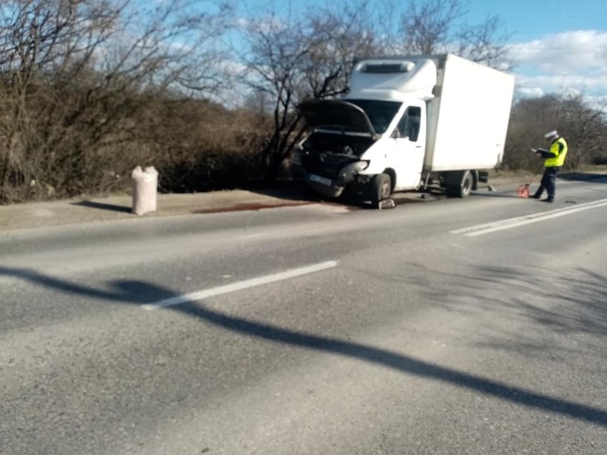 Śmierć motocyklisty. Czołowe zderzenie na granicy Zielonek i Krakowa, droga była zablokowana