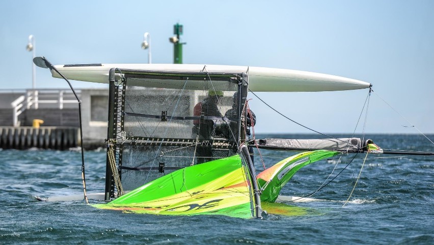 Sopot Catamaran Cup 2020. Parada katamaranów na rozpoczęcie regat. W niedzielę drugi dzień rywalizacji! [ZDJĘCIA]