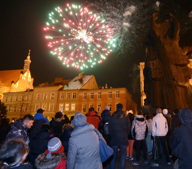 kliknij kolejne zdjęcia i zobacz, kto zaprezentuje się na scenie na Starym Rynku oraz jakie przedmioty z Bydgoszczy trafiły na aukcje WOŚP