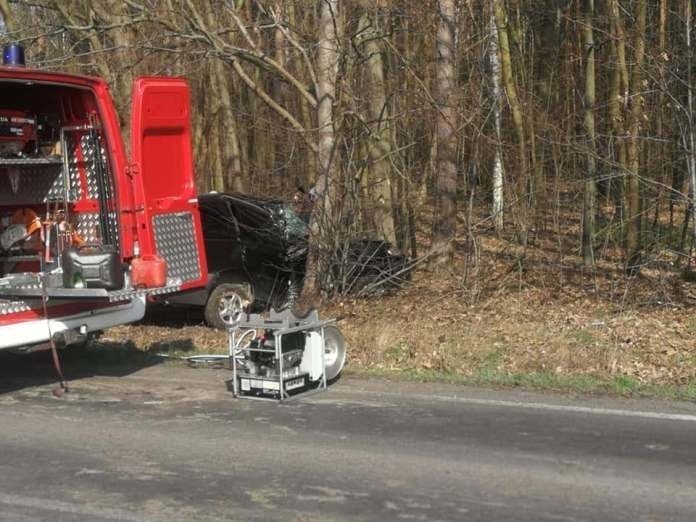 Kierowca mazdy wypadł z drogi na trasie koło Witnicy i...