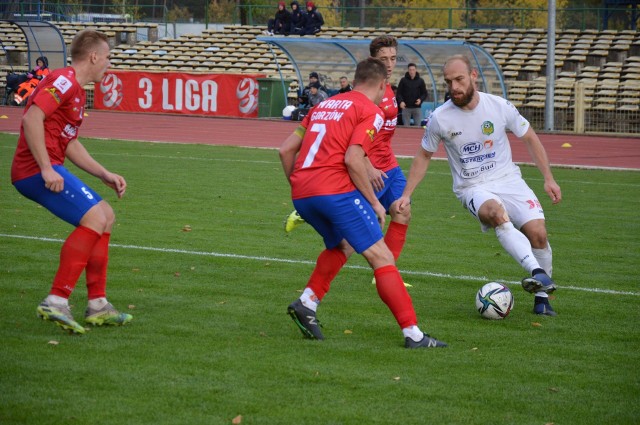 W lubuskich derbach piłkarze Lechii Zielona Góra pokonali Wartę Gorzów 1:0.