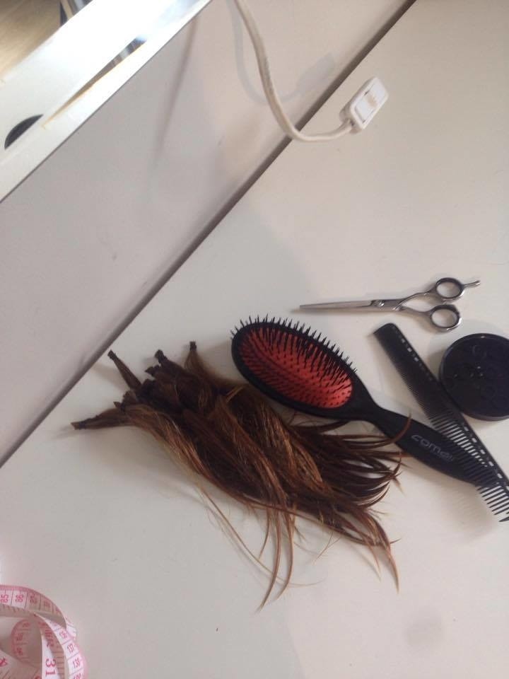 Bliźniaczki z Torunia ścięły włosy, żeby pomóc [ZDJĘCIA]
