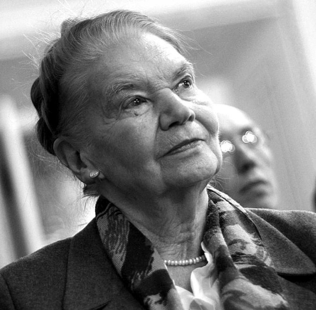 Julia Hartwig miała 95 lat