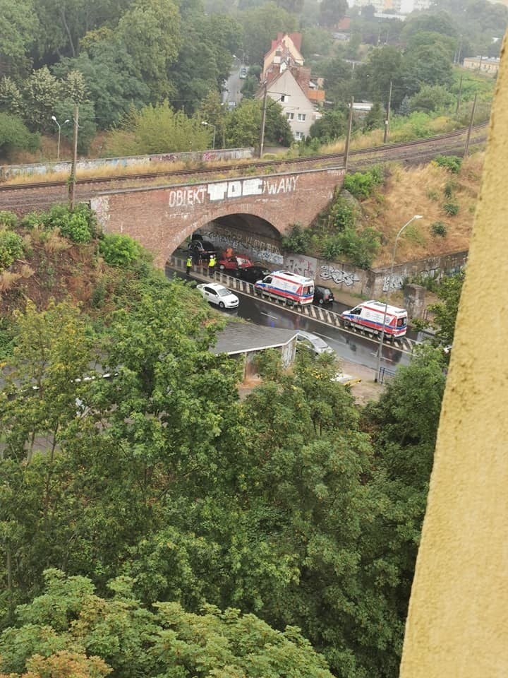 Wypadek na ul. Wilczej w Szczecinie. Nie ma przejazdu w stronę Polic