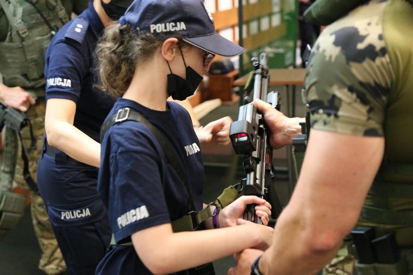 Policja z Bydgoszczy spełniła marzenia 13-letniej Amelki [zdjęcia]