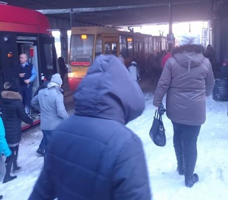 Nie jeżdżą tramwaje i autobusy na al. Bandurskiego przy al. Włókniarzy. OBJAZDY