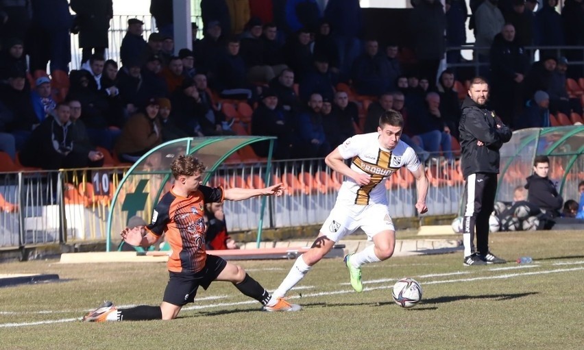 Świętokrzyskie derby w 3 lidze. ŁKS Probudex Łagów wygrał wszystkie mecze. Jak radziły sobie zespoły KSZO, Czarnych i Wisły?