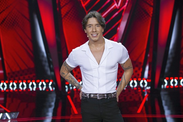 Dawid Kwiatkowski, trener The Voice Kids, przeszedł metamorfozę. Zobaczcie, jak zmieniał się na oczach telewidzów >>>>