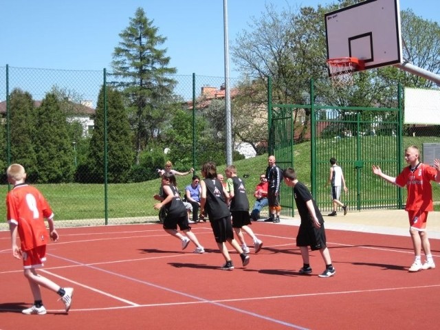 "Orliki" przyczyniają się do rozwijania sportu nie tylko wśród młodzieży