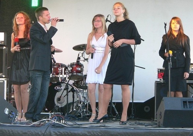 W części artystycznej śpiewali laureaci Muzycznych Scyzoryków 2009.