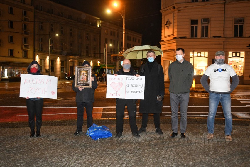 Przeciwnicy aborcji manifestowali na placu Wolności. Akcja...