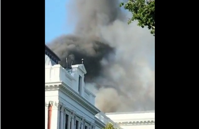 Pożar parlamentu w Kapsztadzie