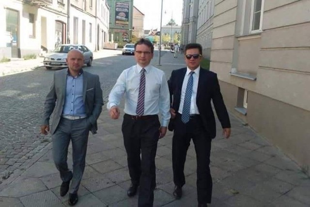 Na zdjęciu Mariusz Gosek, dyrektor biura parlamentarnego Zbigniewa Ziobry oraz Jacka Włosowicza w Kielcach, Zbigniew Ziobro, Jacek Włosowicz.