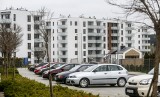 Czy mieszkania od dewelopera mogą być sprzedawane bez miejsc parkingowych?
