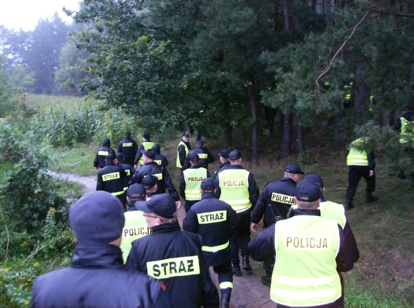 Policjanci przeczesywali okoliczne lasy i pola