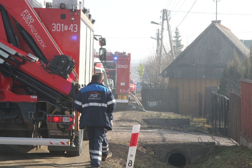 Radlin, gmina Górno. Pożar butli z gazem w domu mieszkalnym, jedna osoba ranna [ZDJĘCIA]