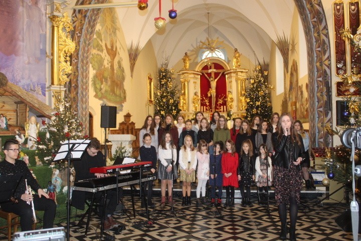 W Sanktuarium Matki Bożej Nieustajacej Pomocy w Radziejowie...