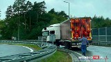 Brzesko. Ciężarówka zablokowała wjazd na autostradę A4 w Brzesku, kierowca wpadł w poślizg