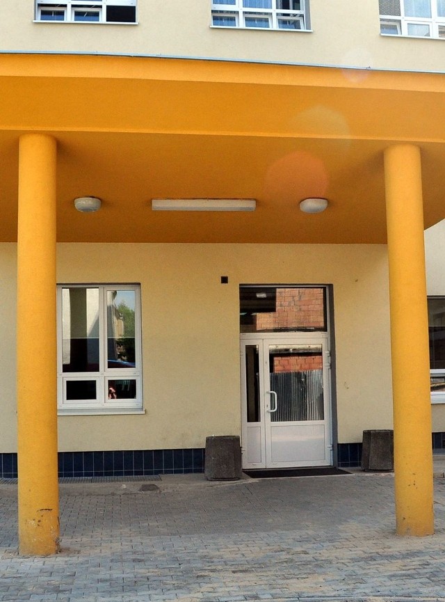 Od poniedziałku pacjenci i odwiedzający oddział ginekolo-giczno-położniczy mogą korzystać z wejścia od strony ulicy Narutowicza.