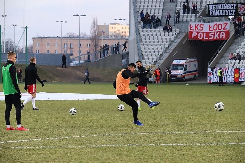 Piłkarska piersza liga. Tylko garstka kibiców Warty w Łodzi