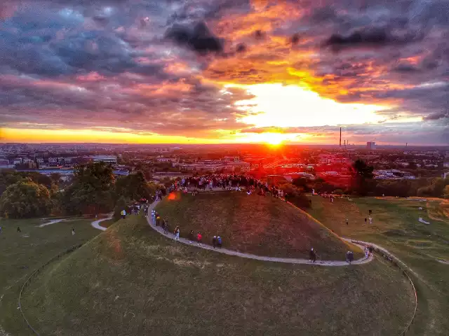 Wschód słońca nad kopcem Kraka