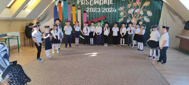 Dzień Edukacji Narodowej w szkole w Kijach