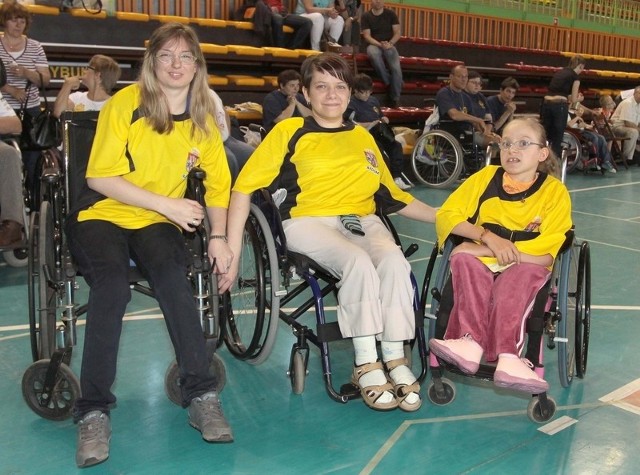 Zawodniczki reprezentujące Specjalny Ośrodek Szkolno &#8211; Wychowawczy w Radomiu, od lewej: Joanna Kołtun, Katarzyna Noga, Małgorzata Murawska. 
