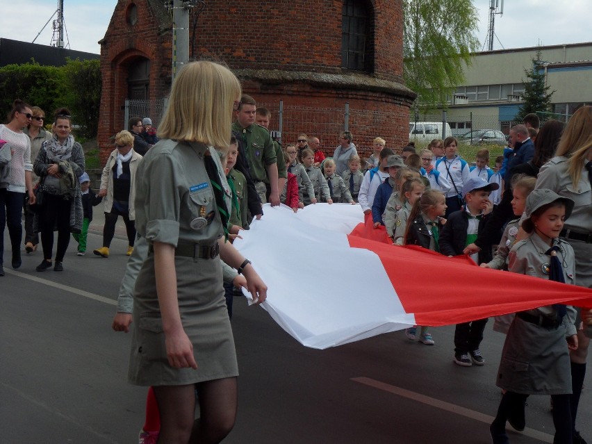 Tegoroczne Święto Flagi mieszkańcy Wąbrzeźna uczcili marszem...