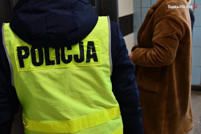 Śląska policja rozbiła grupę przestępczą zajmującą się karuzelowym obrotem paliwami. Sprawcy narazili Skarb Państwa na utratę blisko 24,5 ml złotych.