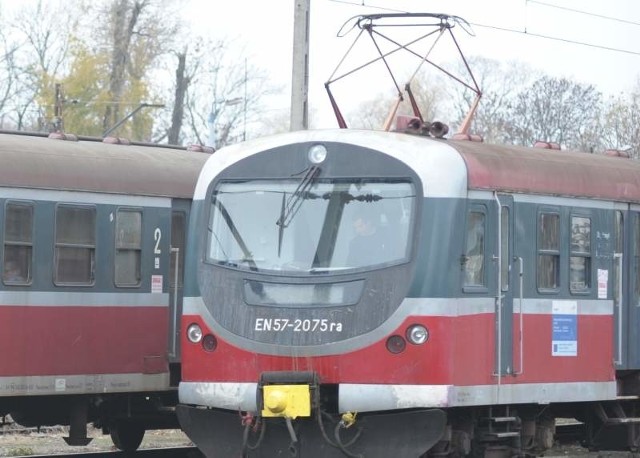 43-letnia mieszkanka Zdzieszowic została zatrzymana. Przyznała się do winy. W czasie służby przepuściła 12 składów pociągów.