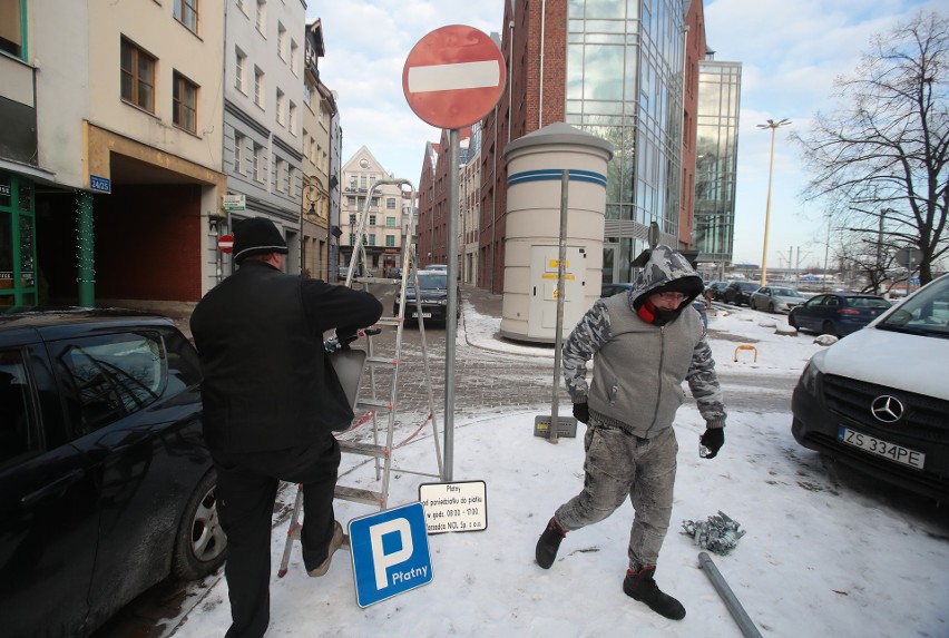 Płatne parkowanie na Podzamczu. Już od dziś obowiązują nowe przepisy w organizacji ruchu na Starym Mieście