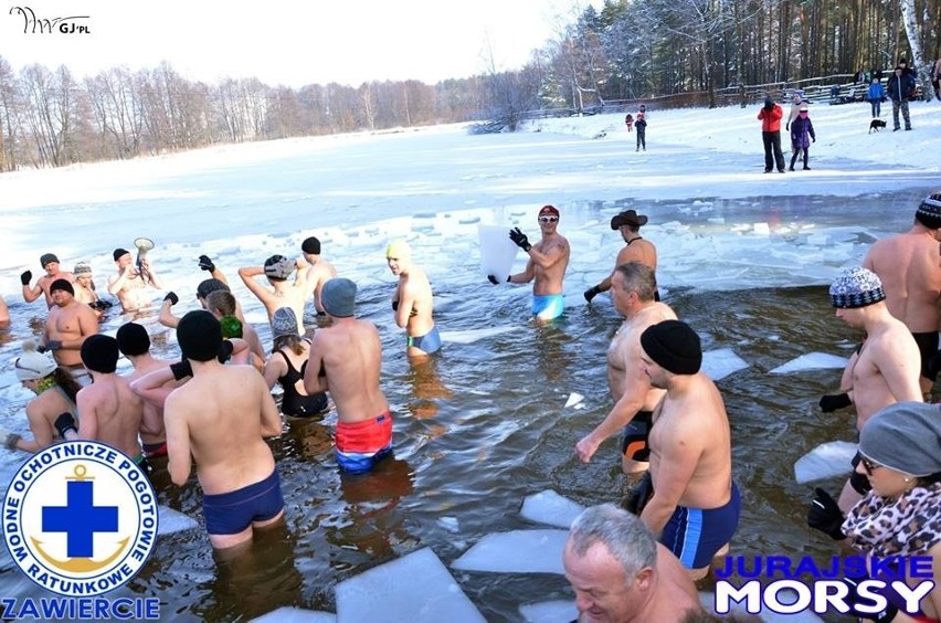 Morsowanie w Zawierciu: Kąpało się ponad 100 osób! [ZOBACZ ZDJĘCIA]