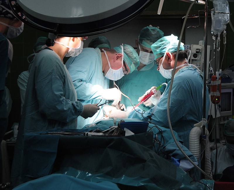 Lekarze z bydgoskiego "Biziela" przeprowadzają unikatową operację żuchwy