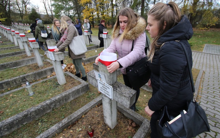 Na cmentarzach w Kielcach ruszyły kwesty [WIDEO] 