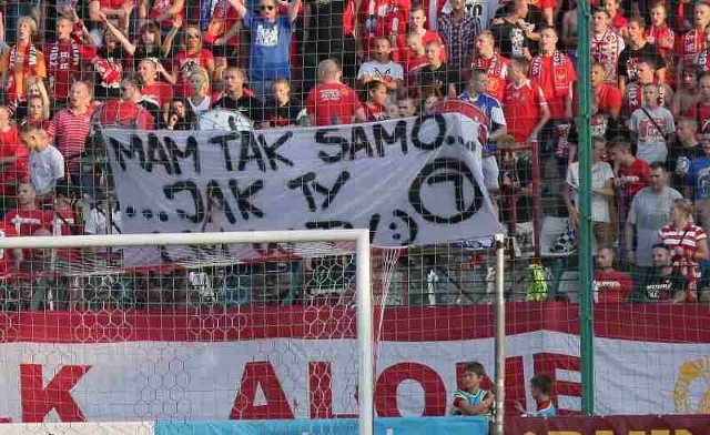 Kibice Widzewa wywiesili transparent podczas sobotniego meczu