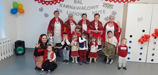 Członkinie Koła Gospodyń Wiejskich w Wierzbicy chętnie odwiedzają uczni&oacute;w szk&oacute;ł oraz przedszkoli.