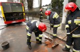 Na Nowym Dworze zapalił się autobus MPK. Utrudnienia w kursowaniu komunikacji miejskiej