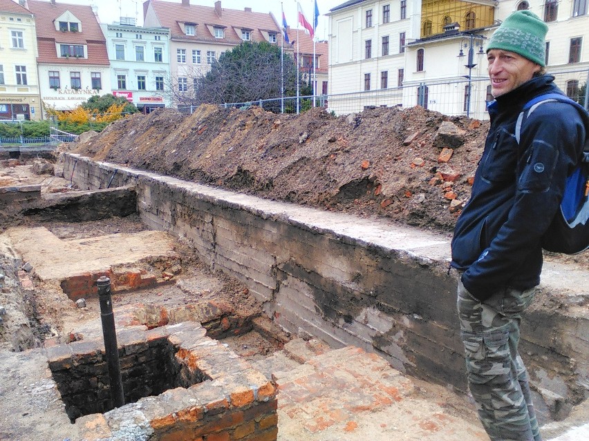 Kolejne odkrycia archeologów na Starym Rynku w Bydgoszczy [wideo]