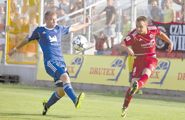 Maciej Szewczyk (z prawej) może mówić o pechu, bo doznał kontuzji, która wyeliminowała go z gry.