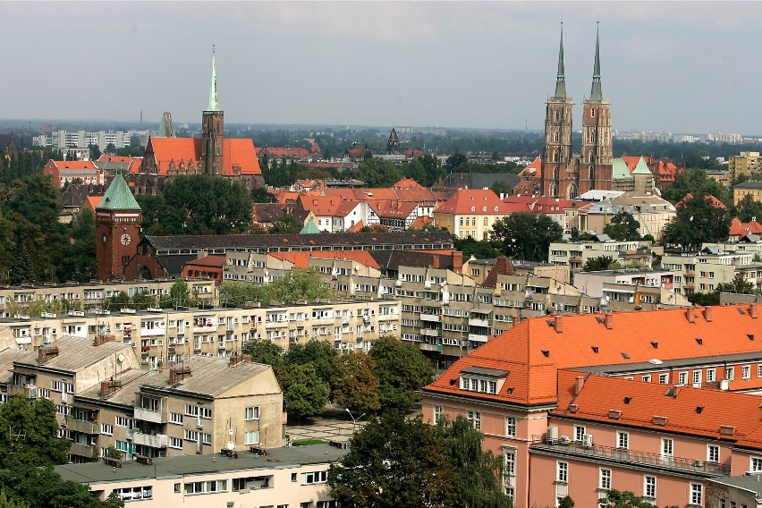 Od 1952 do 1990 roku we Wrocławiu obowiązywał podział na 5...