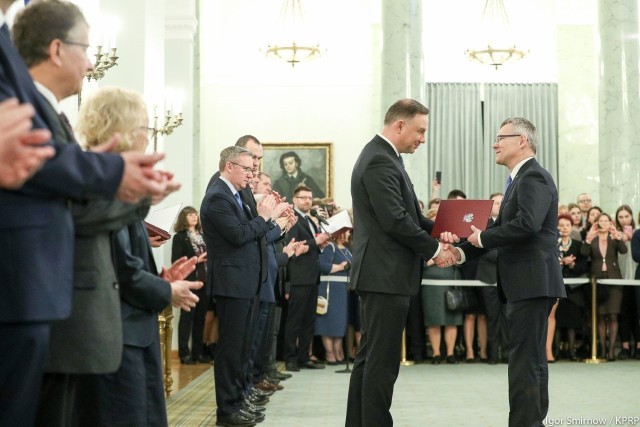 Profesor Artur Maciąg z Politechniki Świętokrzyskiej odebrał w środę 4 marca z rąk prezydenta Andrzeja Dudy nominację profesorską.