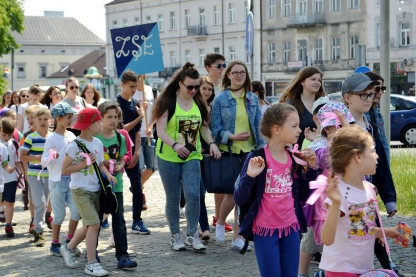 Marsz Różowej Wstążki do inicjatywa Częstochowskich Amazonek