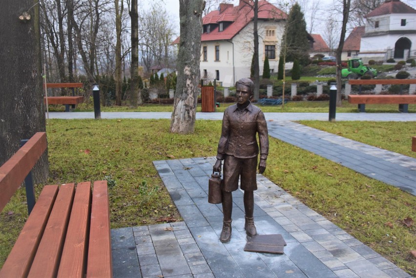 Rudawa centrum - figurka Stasia Tarkowskiego