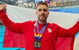 Ogromny sukces Filipa Kołodziejskiego z Zielonej Góry na Mistrzostwach Europy w Zimowym Pływaniu 2024. Pięć medali i rekord świata