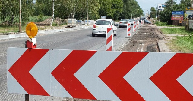 Od czwartku 11 sierpnia na trasie między Wąchockiem, a Starachowicami będzie ruch wahadłowy, sterowany sygnalizacją świetlną