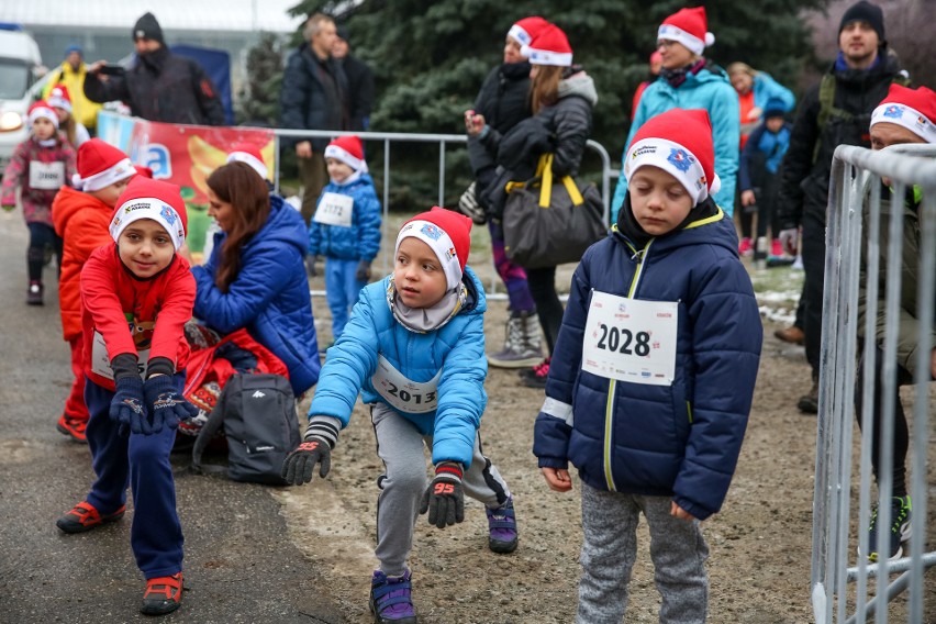 Dzieci pobiegły w Biegu Mikołajów 2017 w Krakowie