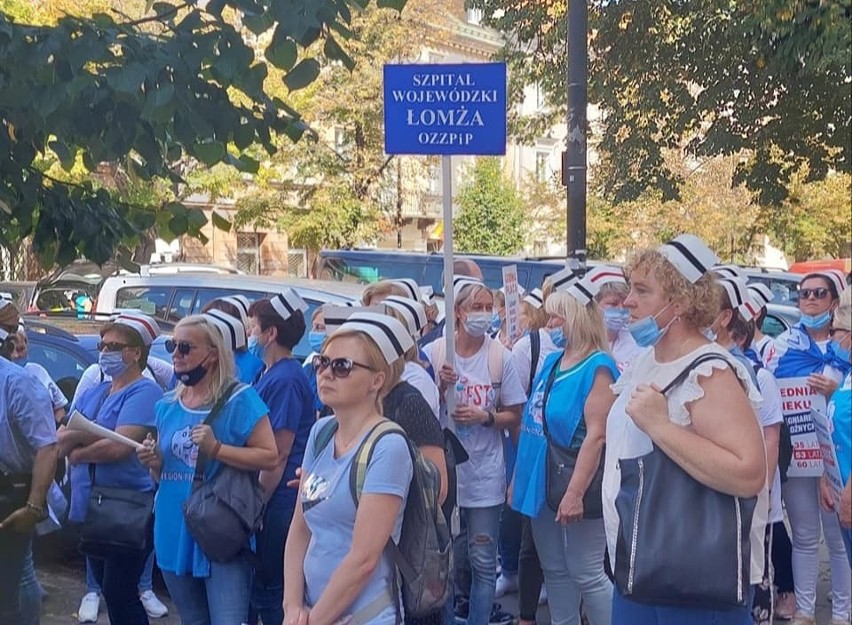Protest pracowników służby zdrowia. Podlascy medycy o manifestacji w Warszawie: "Maszerowaliśmy jako jeden zespół i czuliśmy jedność"